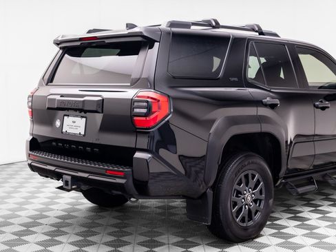 Used 2025 Toyota 4Runner SR5 AWD/4WD image 34