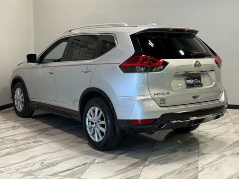 Used 2017 Nissan Rogue SV w/ SV Premium Package image 8