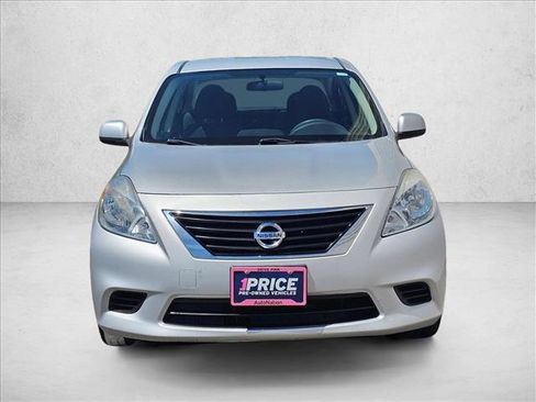 Used 2013 Nissan Versa SV FWD image 8