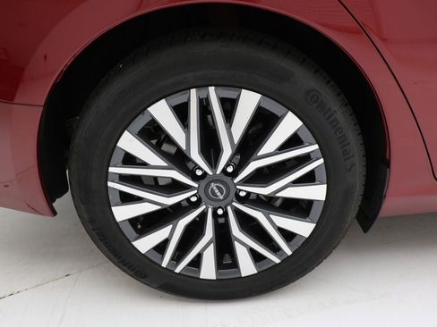 Used 2024 Nissan Altima 2.5 SV image 10