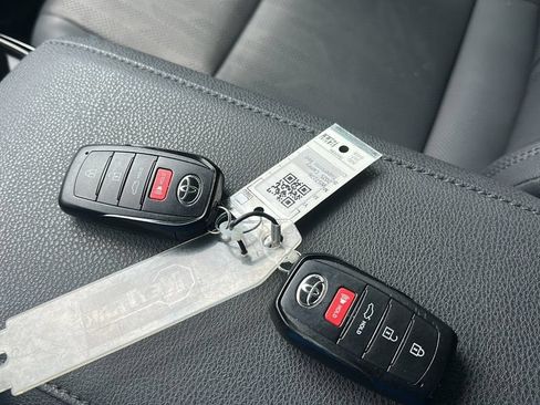 Used 2025 Toyota Camry XSE FWD image 35