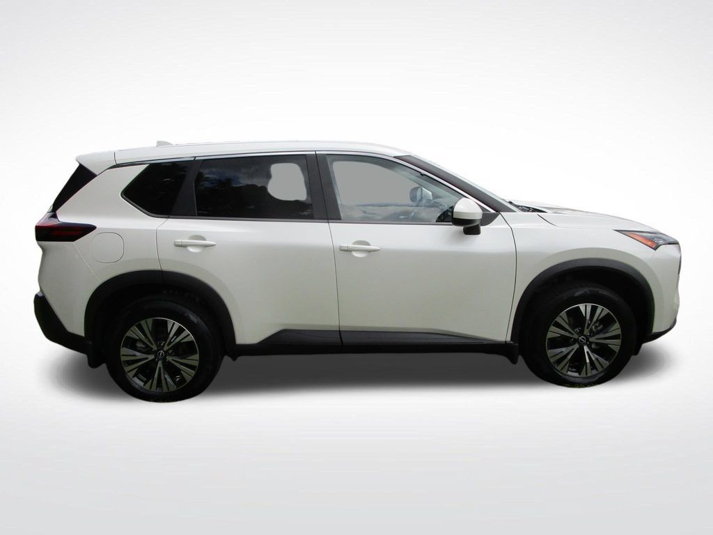 Used 2023 Nissan Rogue SV FWD image 9
