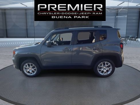 Used 2022 Jeep Renegade Latitude AWD/4WD image 5