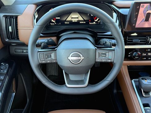 New 2026 Nissan Pathfinder Platinum image 15