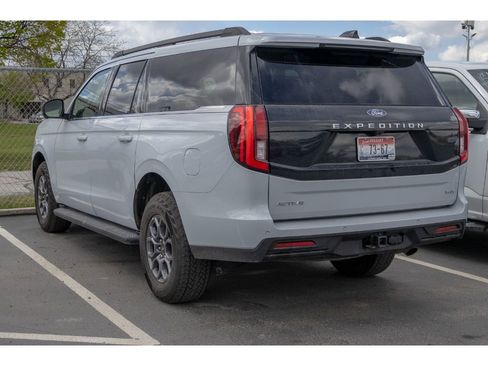 Used 2025 Ford Expedition Max Active AWD/4WD image 3