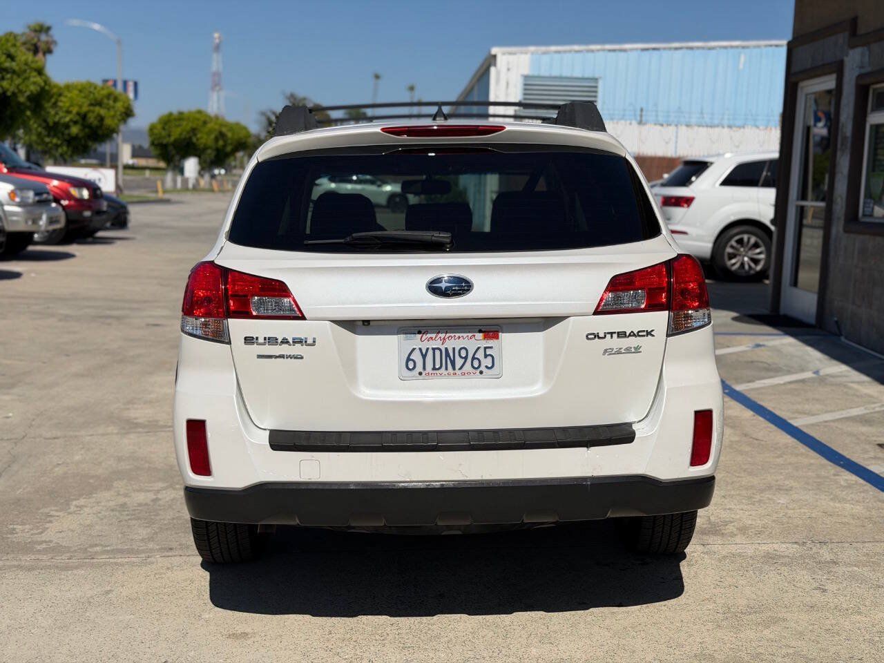 Used 2013 Subaru Outback 2.5i Limited w/ Special Appearance Pkg AWD/4WD image 9
