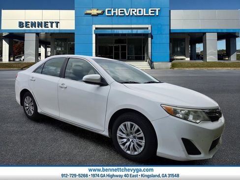 Used 2012 Toyota Camry LE FWD image 1