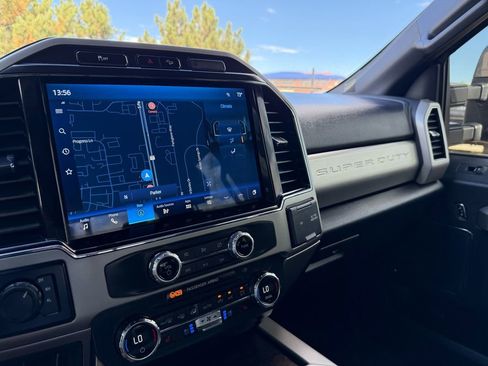 Used 2022 Ford F350 Lariat w/ FX4 Off-Road Package image 33