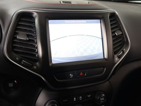 Used 2020 Jeep Cherokee Trailhawk w/ Cold Weather Group image 6