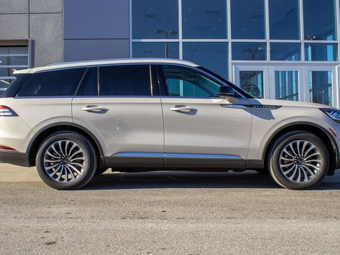 Used 2022 Lincoln Aviator Reserve w/ Elements Package Plus image 4