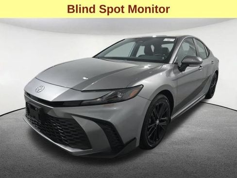 Used 2026 Toyota Camry SE FWD image 4