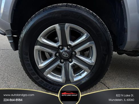 Used 2018 Toyota Tacoma Limited image 31