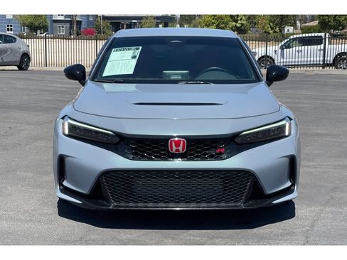 Used 2024 Honda Civic Type R image 9