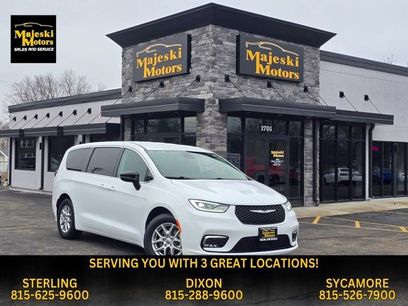 Used 2024 Chrysler Pacifica Touring-L