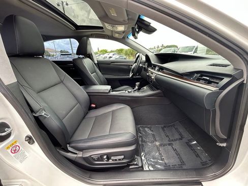 Used 2017 Lexus ES 350 w/ Premium Package FWD image 22