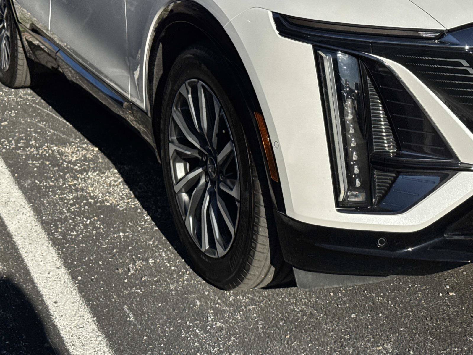 Used 2025 Cadillac Escalade IQ Luxury 1 AWD/4WD image 5