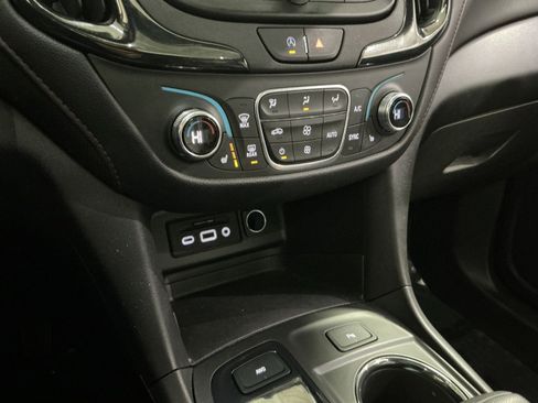 Used 2022 Chevrolet Equinox RS w/ RS Leather Package image 29