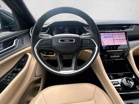 Used 2025 Jeep Grand Cherokee Limited 4xe AWD/4WD image 7