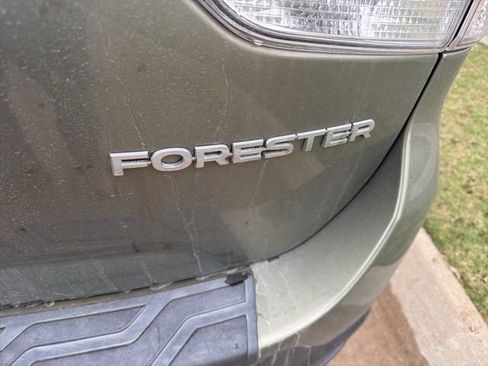 Used 2020 Subaru Forester Limited image 5