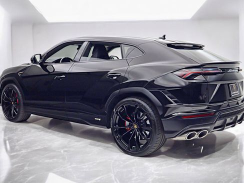 Used 2024 Lamborghini Urus S image 9