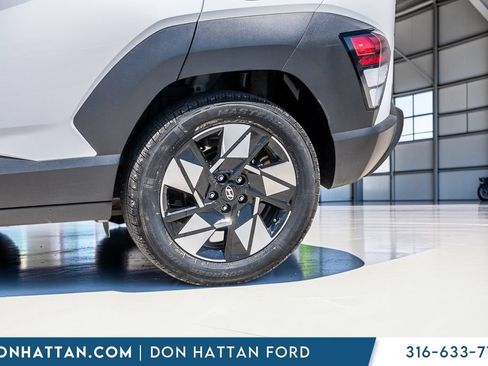 Used 2025 Hyundai Kona SEL FWD image 31
