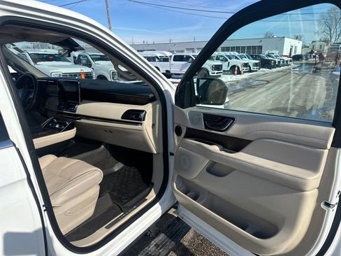 Used 2020 Lincoln Navigator Reserve w/ Luxury Package image 11