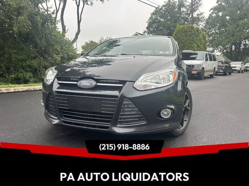 Used 2013 Ford Focus SE FWD image 1