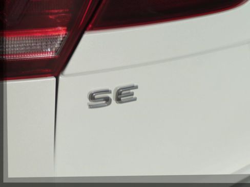 Used 2023 Volkswagen Tiguan SE FWD image 20
