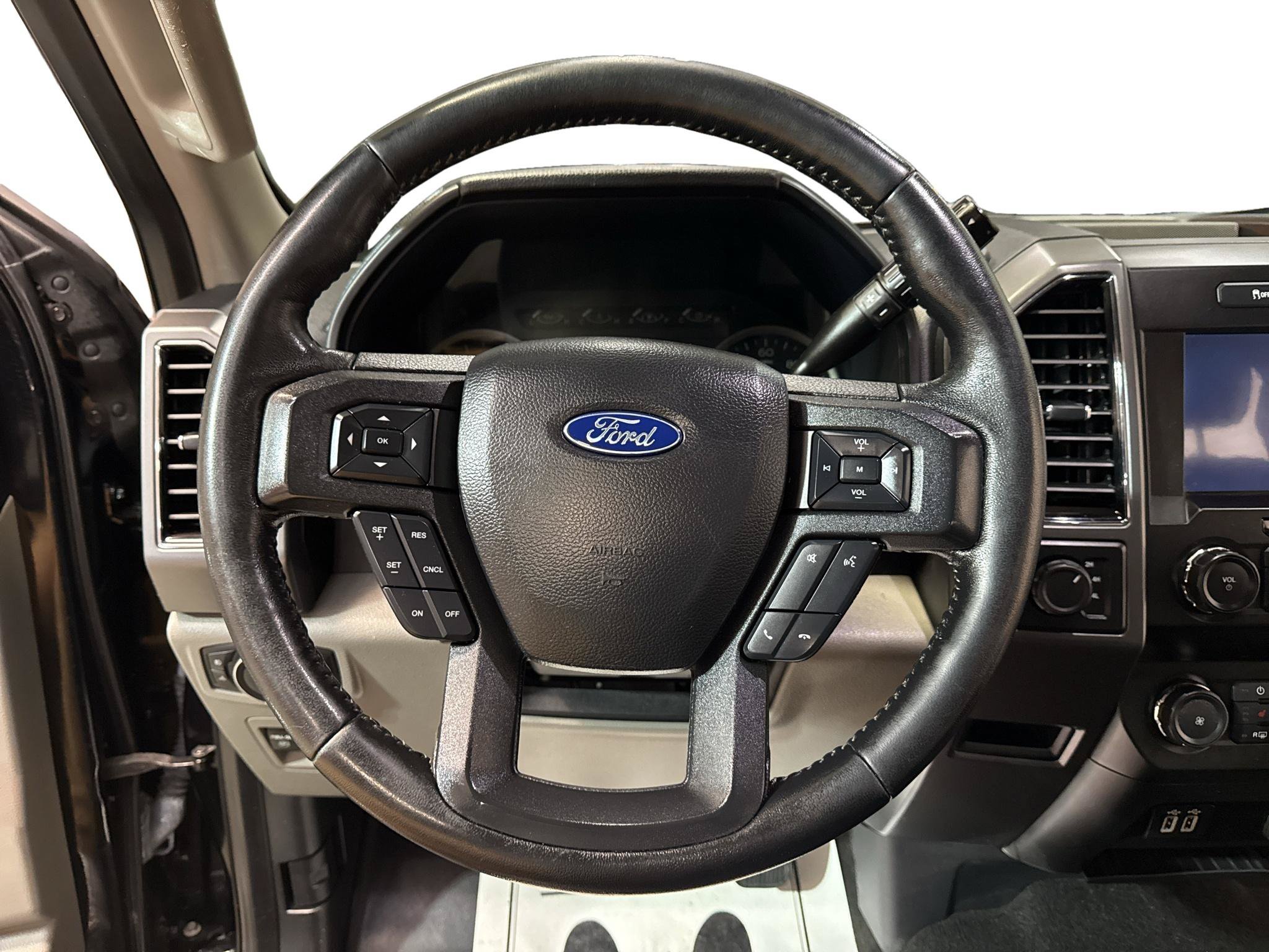 Used 2019 Ford F150 XLT w/ Equipment Group 302A Luxury AWD/4WD image 17