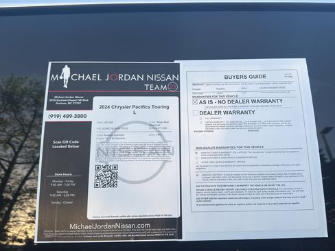 Used 2024 Chrysler Pacifica Touring-L image 12