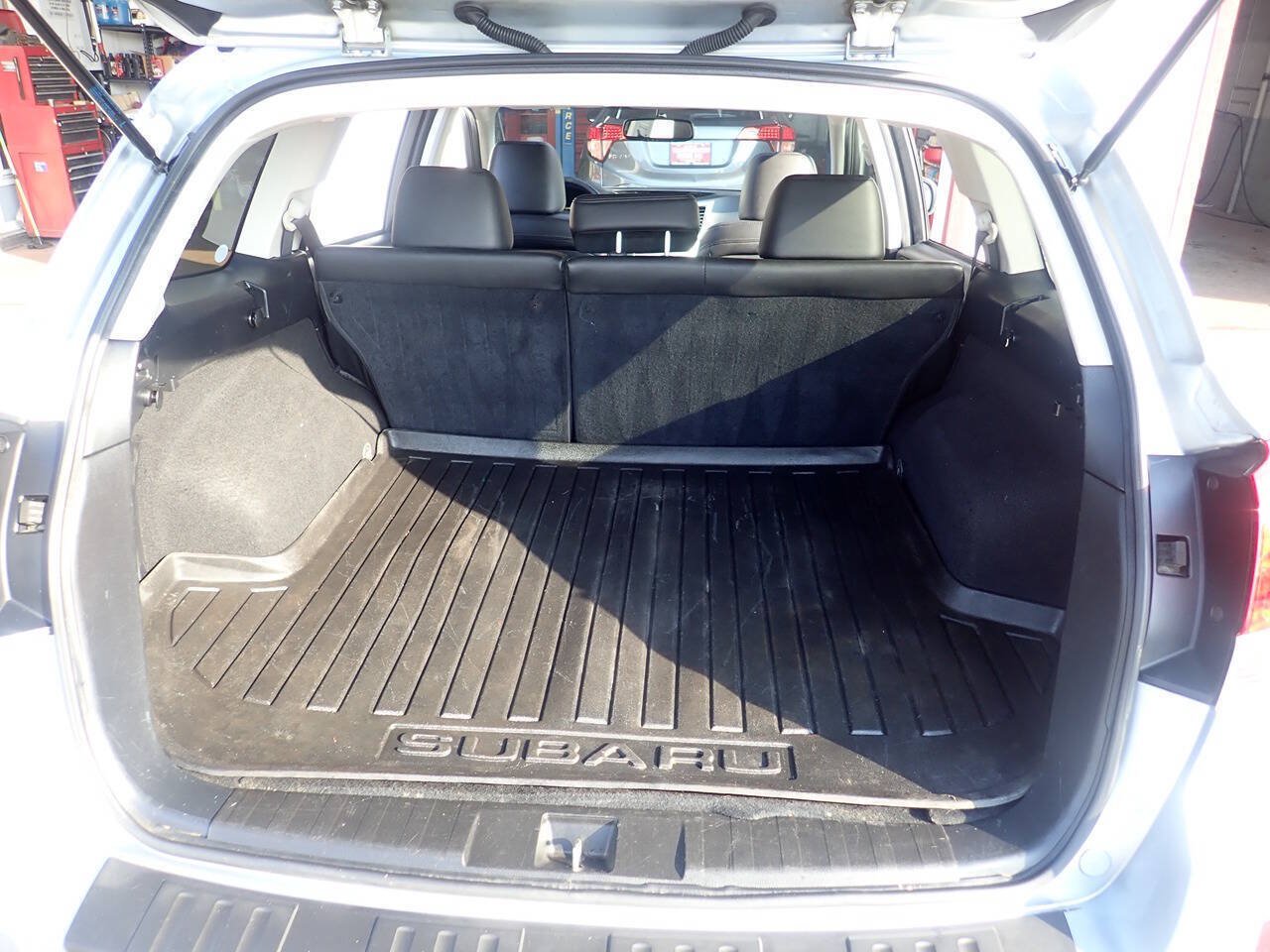 Used 2014 Subaru Outback 2.5i Limited w/ Moonroof Package AWD/4WD image 19
