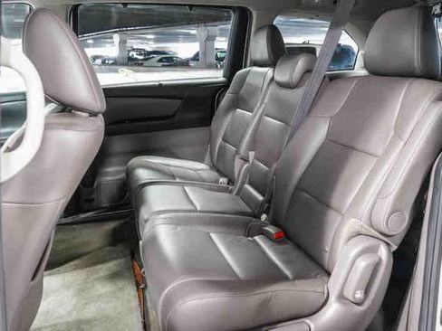 Used 2016 Honda Odyssey Touring Elite image 19