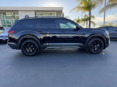 Certified 2025 Volkswagen Atlas Peak Edition SE image 10