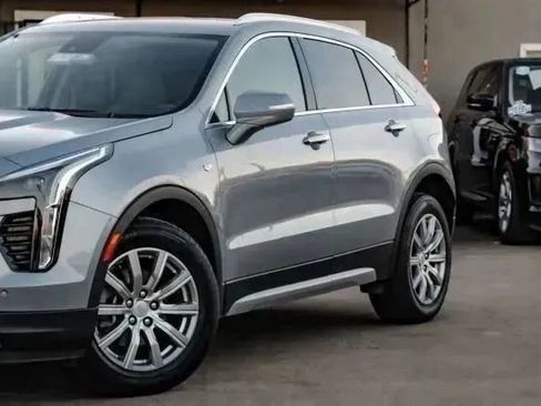 Used 2023 Cadillac XT4 Premium Luxury image 6