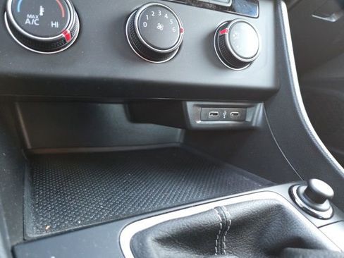 Certified 2022 Volkswagen Jetta Sport image 19