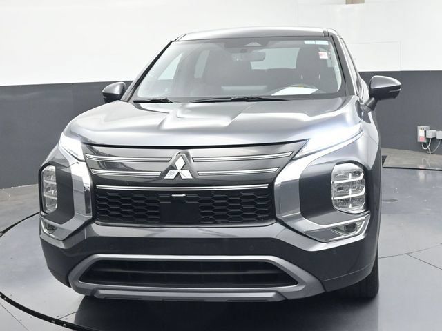 Used 2025 Mitsubishi Outlander SE FWD image 37