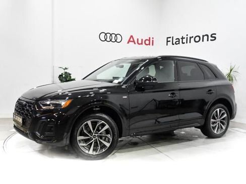 Used 2024 Audi Q5 2.0T Premium w/ Summer of Audi Package AWD/4WD image 6