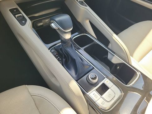 Used 2024 Kia Telluride EX w/ EX Captain's Chair Package FWD image 33