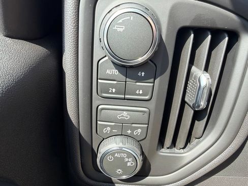 New 2026 Chevrolet Silverado 1500 Custom Trail Boss w/ LPO, Dark Essentials Package AWD/4WD image 30