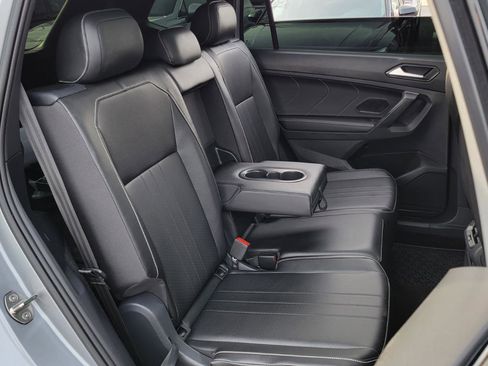 Certified 2024 Volkswagen Tiguan SE R-Line image 41