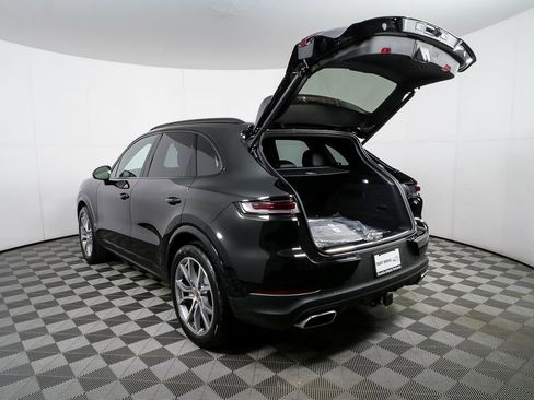 New 2026 Porsche Cayenne image 37