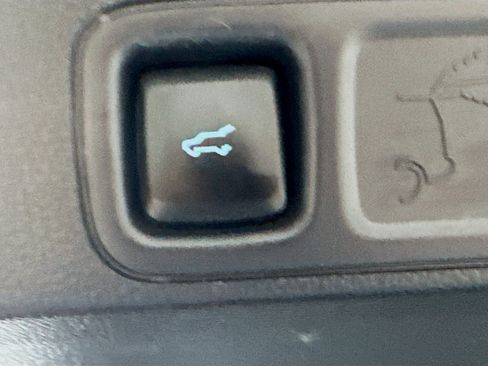 Used 2024 Ford Expedition XLT image 31