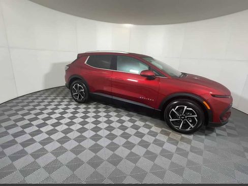 New 2026 Chevrolet Equinox EV LT image 18