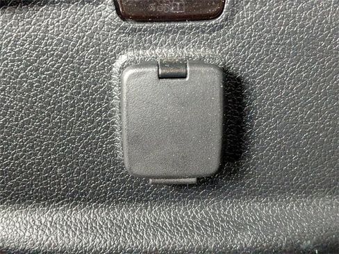 Used 2016 Ford Explorer XLT w/ Equipment Group 202A image 14