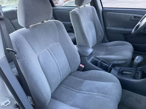 Used 2001 Toyota Camry LE image 14