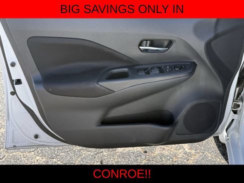 Used 2022 Nissan Versa SV w/ Trunk Package FWD image 10