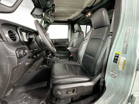 Used 2024 Jeep Wrangler Unlimited Sahara w/ Technology Group image 19