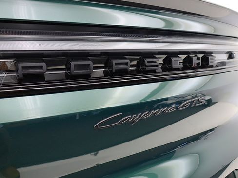 Used 2025 Porsche Cayenne GTS AWD/4WD image 18