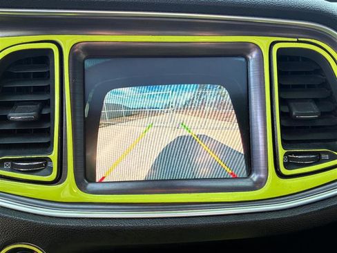 Used 2015 Dodge Challenger R/T image 18