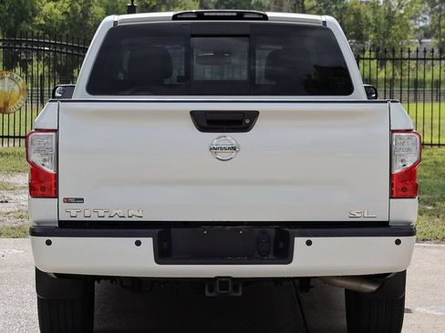 Used 2017 Nissan Titan SL RWD image 19